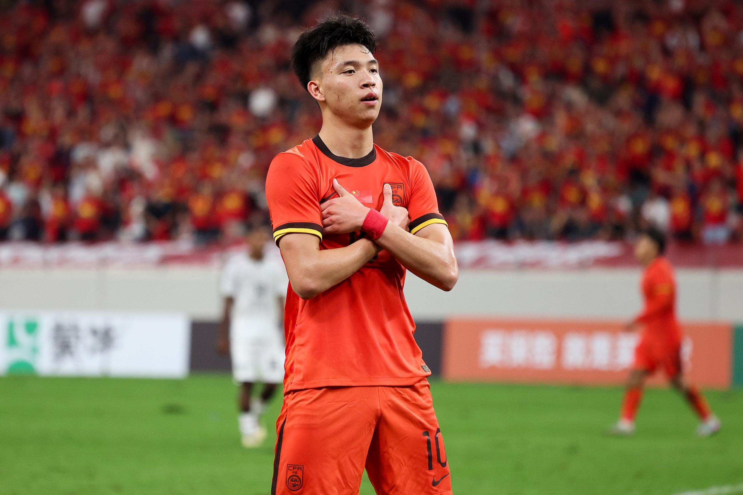 王钰栋:我们全队磨合时间比较短,在场上有些不默契